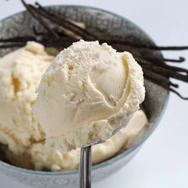 30 Indispensable Ice Creams/Helados Imprescindibles