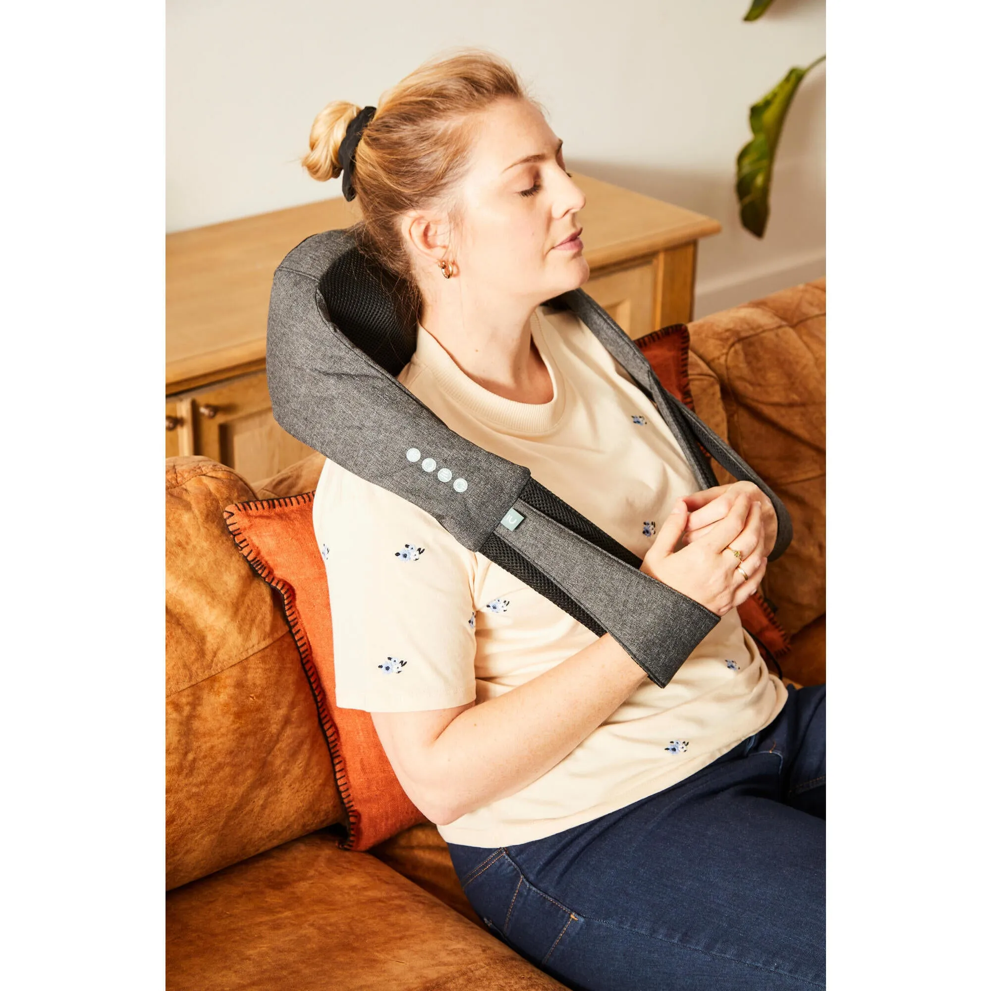 DECATHLON Electronic Massage Belt, Black/Iced Coffee/Black
