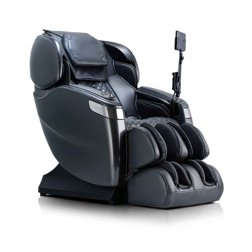 Qi™ XE Pro Massage Chair in Black
